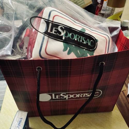 全新LeSportsac 麻雀造型手腕帶手提包 多用途收納袋 連紙袋、密實袋包裝