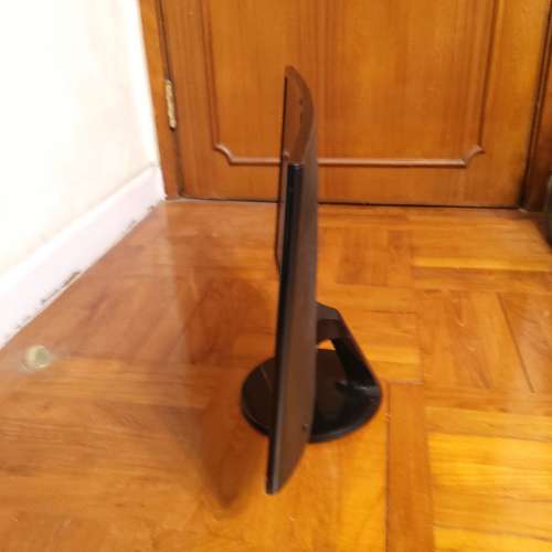 Samsung 24” LED 曲 Monitor