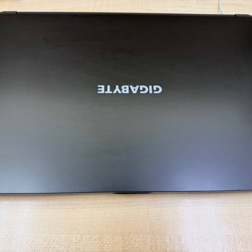 九成新 Gaming Laptop Gigabyte Gd G7 i5-11400H RTX 3050 16GB Ram 512 SSD