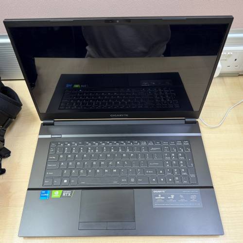 九成新 Gaming Laptop Gigabyte Gd G7 i5-11400H RTX 3050 16GB Ram 512 SSD