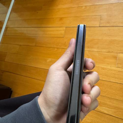 z fold 5黑色 256港行過保淨機 9成新 升級放售