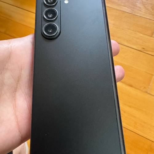 z fold 5黑色 256港行過保淨機 9成新 升級放售
