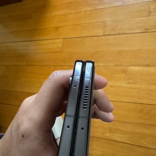z fold 5黑色 256港行過保淨機 9成新 升級放售