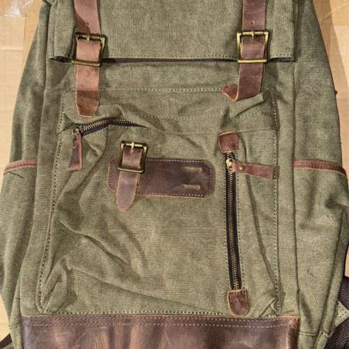 全新 未使用 軍綠色 後背包 帆布瘋馬皮