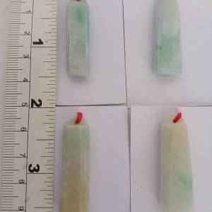 翡翠A玉無事牌吊咀，長約1點五吋，有色圓滑好水頭， 每個138元， 一手四個共售390...