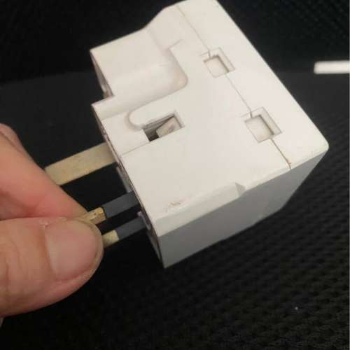 萬能插頭，有指示燈 B.S 1363 , U.K.STANDARDS