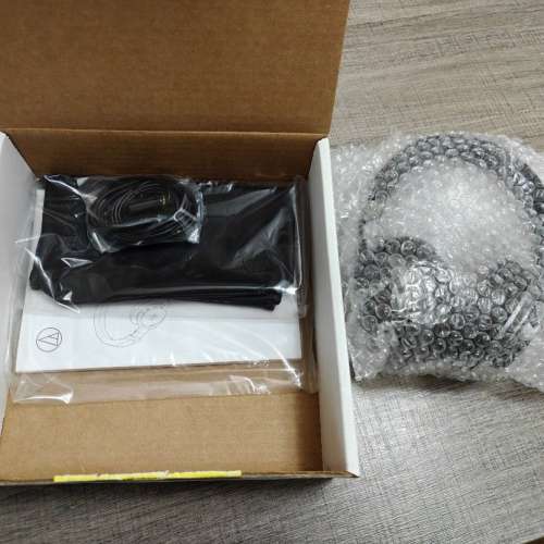 全新未用 Audio Techica ATH-SR6BTBK Bluetooth/Wired Headphones (Factory Condit...