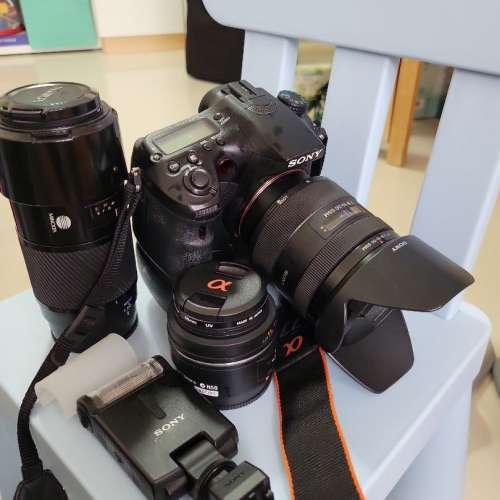Sony Digital Camera a77 (Model: SLT-A77V) + 配件