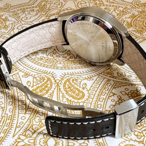 近全新 (已作全面保養及更換全新原廠皮帶 JPY 73,480) GUCCI 自動 計時 日曆顯示 瑞...