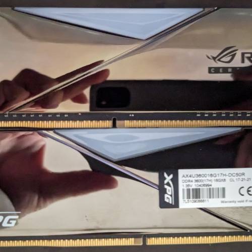 ADATA ROG D50 2*16GB DDR4 3600MHz c17-21-21 RAM with RGB 有盒