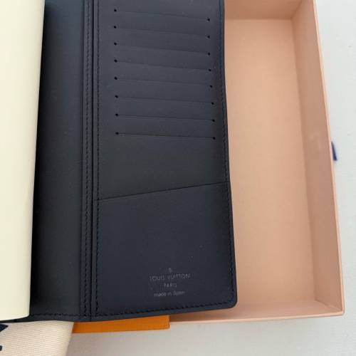 全新LV軟皮長款銀包，全新，未用過，有出世紙，