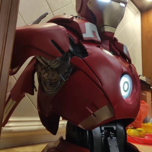 全新Iron Man Mark 7 1:1 半身像 （可發光）