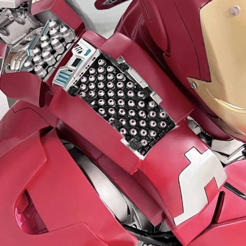 全新Iron Man Mark 7 1:1 半身像 （可發光）