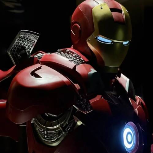 全新Iron Man Mark 7 1:1 半身像 （可發光）