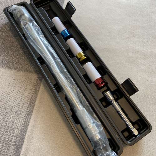 ADJUSTABLE 1/2 Inch (SILVER) ADJUSTABLE Drive Torque Wrench (20 to 210 Nm)