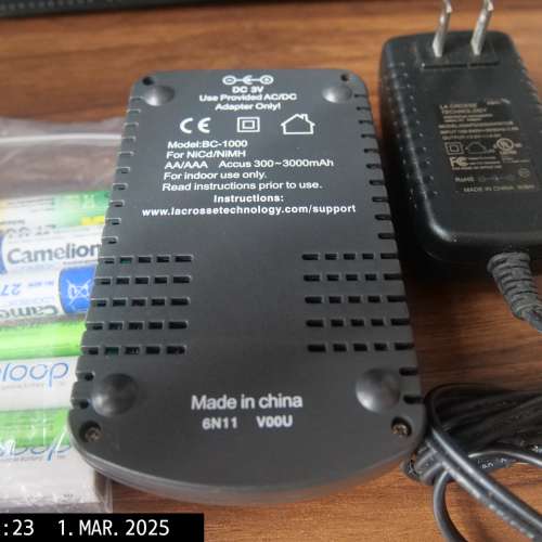 La Crosse BC1000 充電器