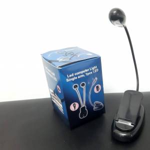 全新小型led燈-- 可調光暗-- 使用三顆 3a電池-- 全高 22cm--上水火車站交收--可本港...