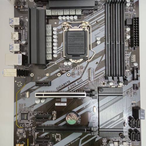 Gigabyte Z390 UD