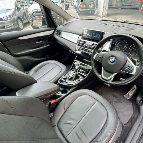 2016 220iA GRAN TOURER LUXURY