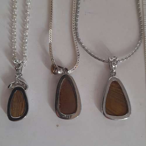 澳洲澳寶opal夾層鑲嵌純銀吊墜，連十八寸純銀頸鏈，每套500元， 兩套以上八折。no....