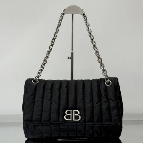 香奈兒、古馳、巴黎世家、聖羅蘭、勞力士、迪奧各式奢侈品