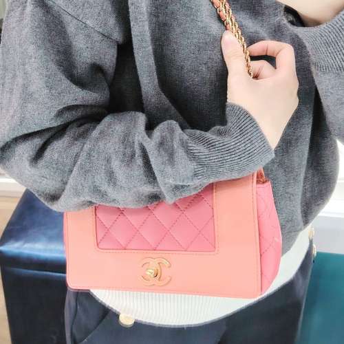 CHANEL粉紅色拼色手袋 Mademoselle Handbag / Crossbody Bag Pink Color
