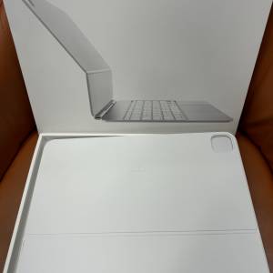 99%New iPad Pro 13吋 M4 Magic Keyboard 全套有盒 蘋果保養到2025年8月26日 自用首...