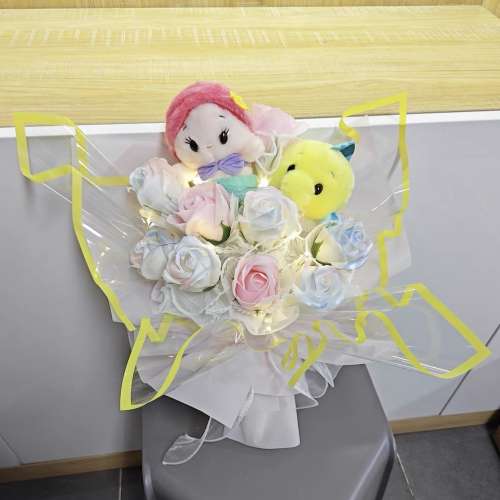 全港獨家原創 職業花藝師用心製作 迪士尼正版美人魚與好朋友小胖花束 💛香皂花&仿...