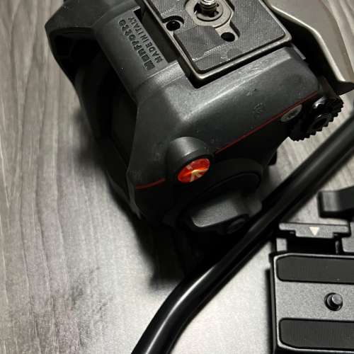 年尾執屋 - Manfrotto 攝影攝錄用液壓雲台 + Sliding 快拆板連底座 577