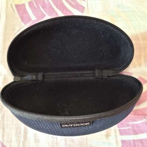 全新Outdoor眼鏡盒一個