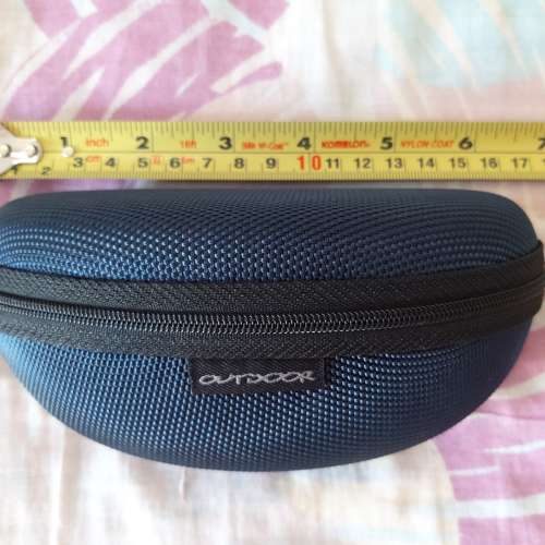 全新Outdoor眼鏡盒一個