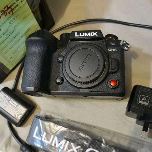 LUMIX  GH 6 淨機身