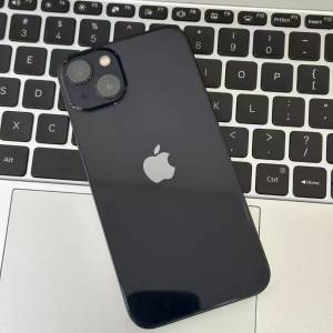 iPhone 13 512G ， 6.1寸大螢幕，電池效能87 ％，功能全部正常運作，已貼貴價玻璃鋼...