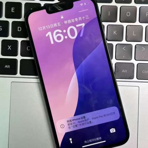 iPhone 13 512G ， 6.1寸大螢幕，電池效能87 ％，功能全部正常運作，已貼貴價玻璃鋼...