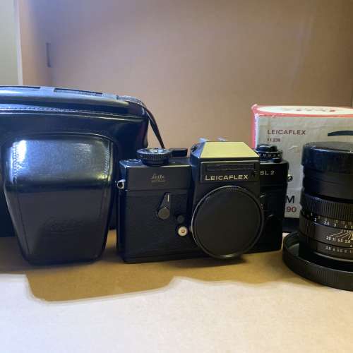 Leicaflex SL 2 body with case and R 90mm f/2.8 lens