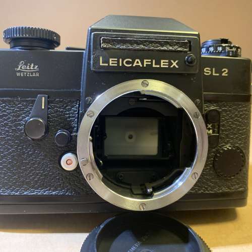 Leicaflex SL 2 body with case and R 90mm f/2.8 lens