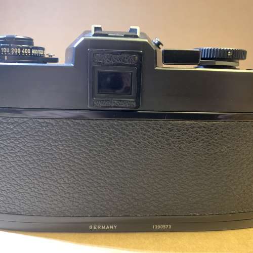 Leicaflex SL 2 body with case and R 90mm f/2.8 lens