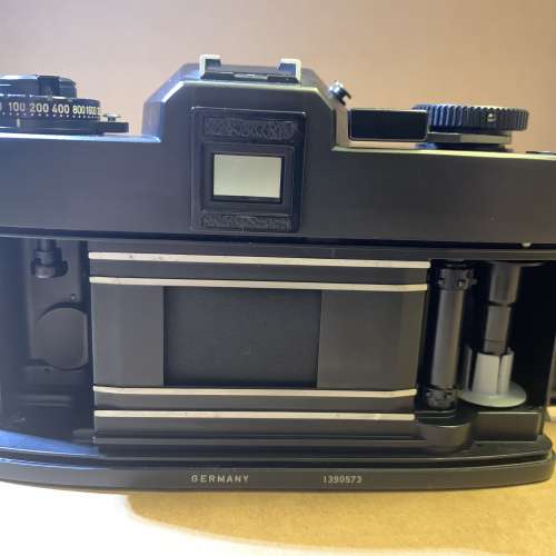 Leicaflex SL 2 body with case and R 90mm f/2.8 lens