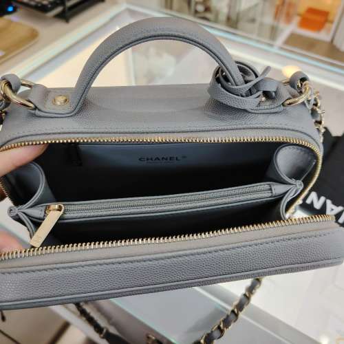CHANEL灰色菱格帶鎖化妝箱中號 Filigree Vanity Case Medium Size Grey Color