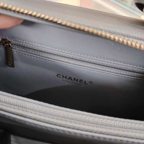 CHANEL灰色菱格帶鎖化妝箱中號 Filigree Vanity Case Medium Size Grey Color