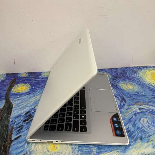 (超輕薄白色文書機)Lenovo ideapad i5-7200U/4,8,16GB Ram/128,256,512GB,1TB SSD/...