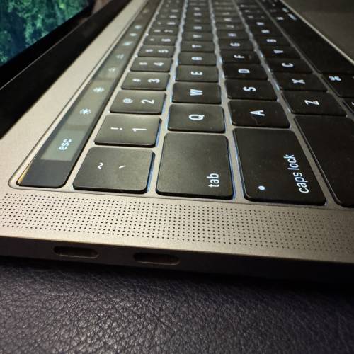 2019 13 inch Macbook Pro 8GB Ram 256GB 4 thunderbolt