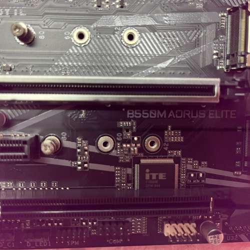 技嘉B550M AORUS ELITE主板+送散熱風扇