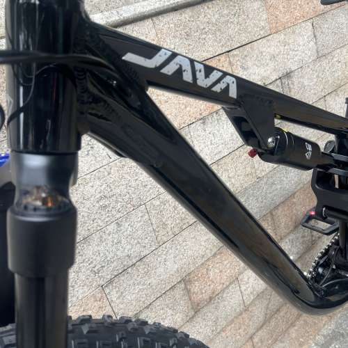 2025 JAVA SABBIA 12S 4活塞油剎 前29吋,後27.5吋輪組 軟尾 鋁合金山地車 送水架前...