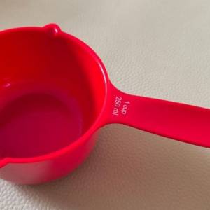 80%NEW 紅色 量杯 量匙 Measuring Spoon 1cap=250ml