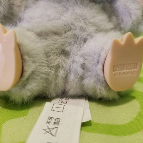 Labubu正版，有QR Code