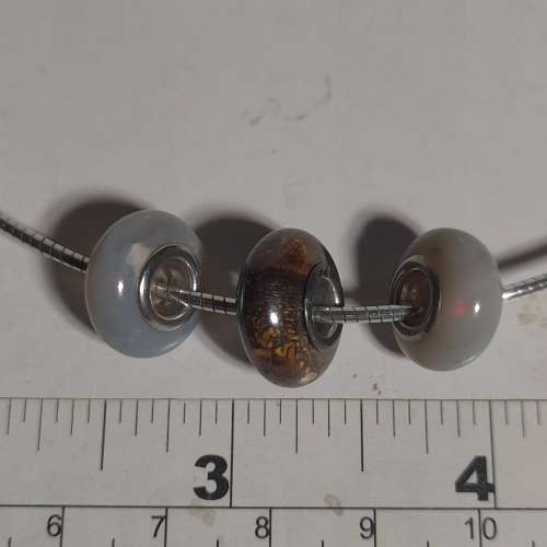 一套三個澳洲蛋白石澳寶opal圓環13x7mm鑲嵌純銀吊墜, 配上1mm16吋純銀蛇骨鏈加一吋...