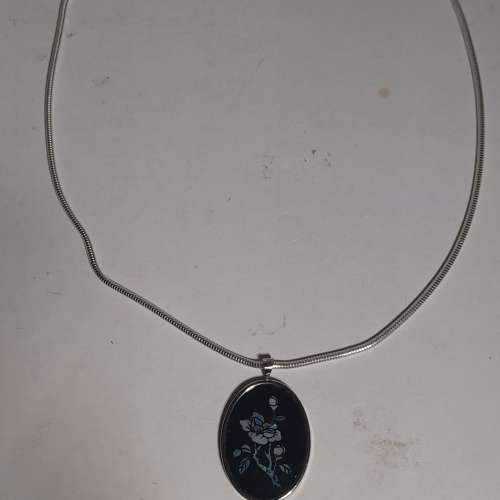 澳洲蛋白石澳寶opal 花卉拼圖吊墜30x23x3mm鑲嵌純銀吊墜, 配上2mm18吋純銀蛇骨頸鏈...