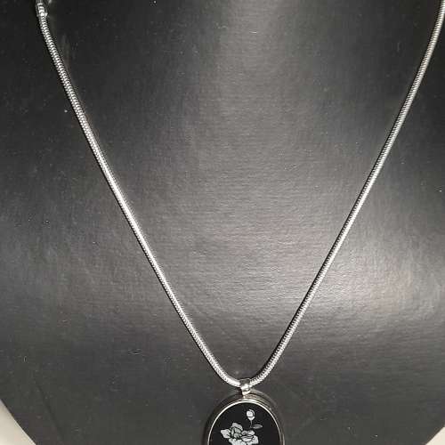 澳洲蛋白石澳寶opal 花卉拼圖吊墜30x23x3mm鑲嵌純銀吊墜, 配上2mm18吋純銀蛇骨頸鏈...