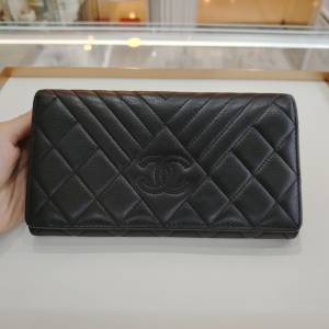 CHANEL V紋拼菱格黑色長銀包 Chanel wallet black color